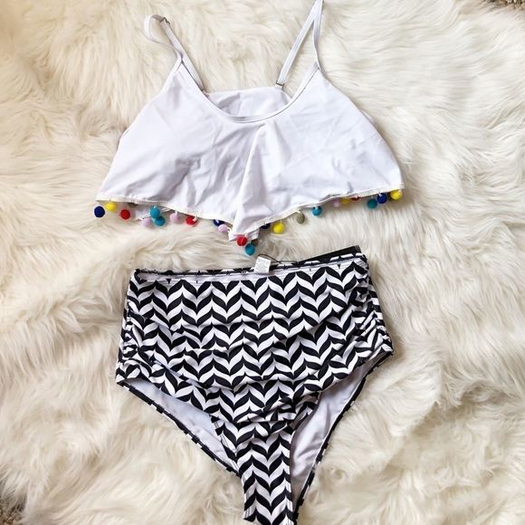 NWT High Waisted Bikini Pom Pom Flounce Top - Picture 3 of 8